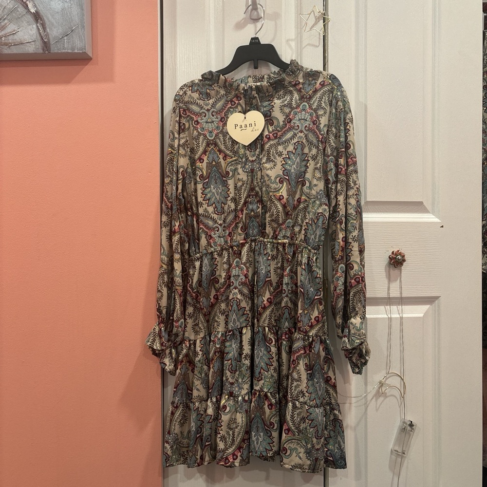 🌿 Paisley Tiered Boho Mini Dress – Long Sleeve 🌿 - Picture 2 of 3